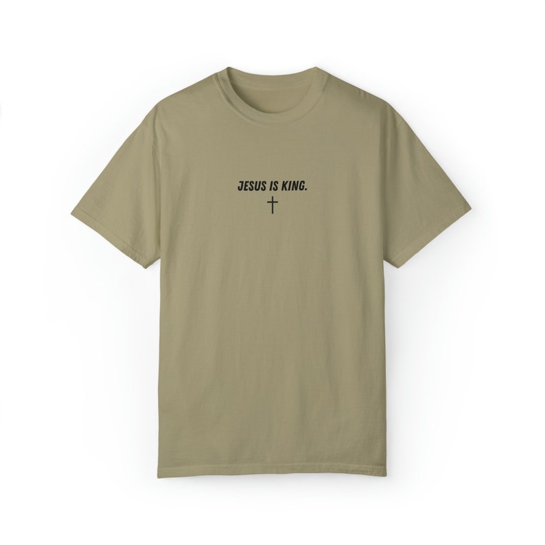 Jesus ist König Shirt für Männer, christliches Shirt der Männer, Jesus Shirt, religiöses Shirt, Glaube Kleidung, christliches Geschenk, Anbetung Shirt Khaki