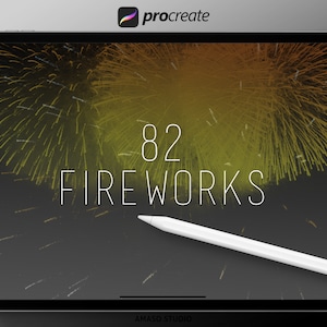 Könnte beinhalten: Eine digitale Illustration von 82 Feuerwerkskörpern auf einem dunkelgrauen Hintergrund. Der Text "82 FIREWORKS" wird in Weiß auf dem Bild angezeigt. Ein weißer Apple Pencil liegt auf dem Bildschirm.
