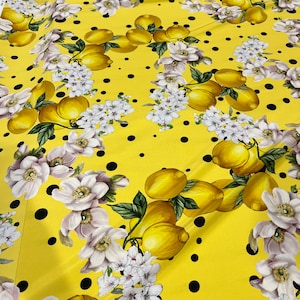 Högkvalitativt italienskt Charmeuse-sidenstyg - Designertryck med citronblommor, gul lyxtextil, metervara bild 3