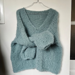 Alpaca wool v-neck pullover for women / Size M/L