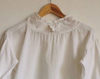 White Victorian blouse / white Victorian blouse