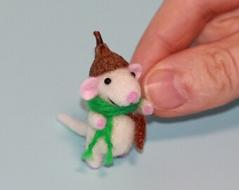 Needle Felted Wool Mouse: Miniature Dollhouse Figurine