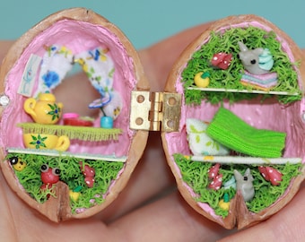 Walnut Shell Dollhouse: Handmade Miniature World