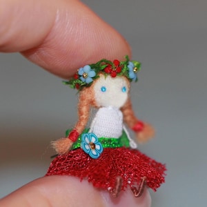 Tiny Christmas Doll: Miniature Pompom Figurine for Dollhouse