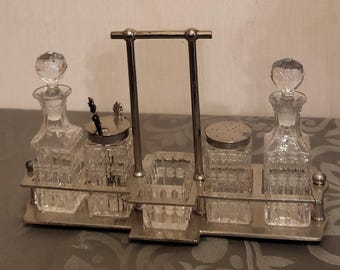 Spice menagerie for oil, vinegar, mustard, salt and pepper