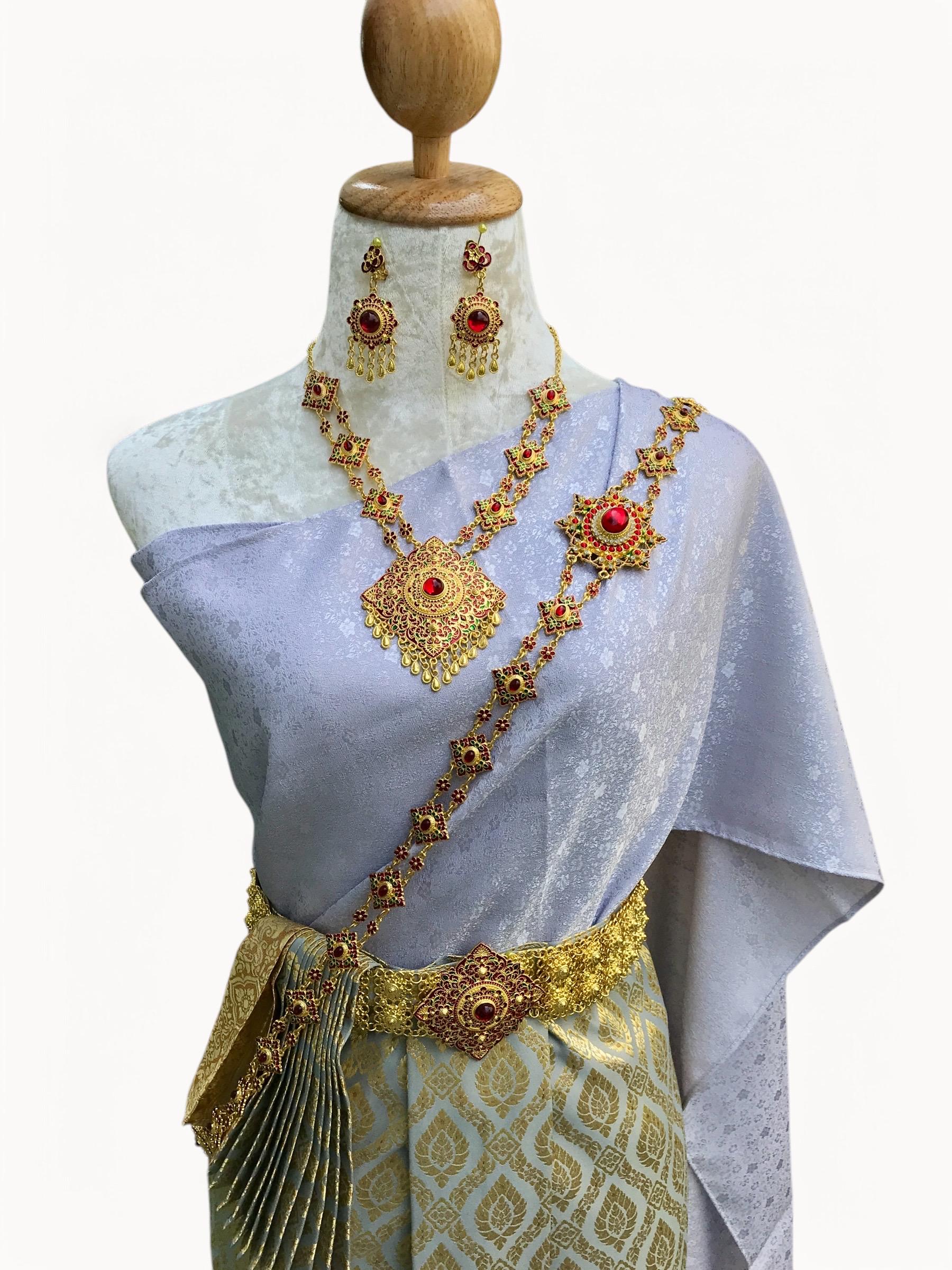 Authentic Thai Traditional Wedding Dress Set: Elegant Cultural Attire Authentic Thai Traditional Wedding Dress Set: Elegant Cultural Attire