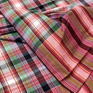 Thailändsk traditionell herrsarong Pha Khao Ma rutig omlottkjol regnbågsfärgad bomullstyg