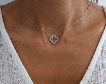 Silver Divina necklace