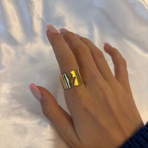 Thick golden lightning ring image 1