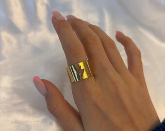 Thick golden lightning ring