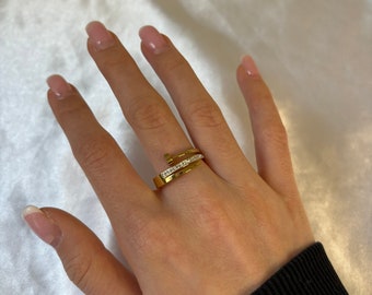 Golden Evelyne ring