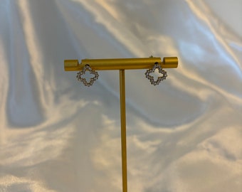 Gold divina earring