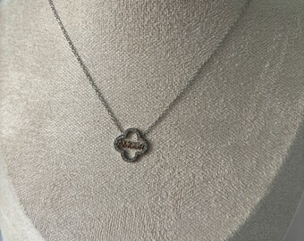 Collier trèfle amour argenté