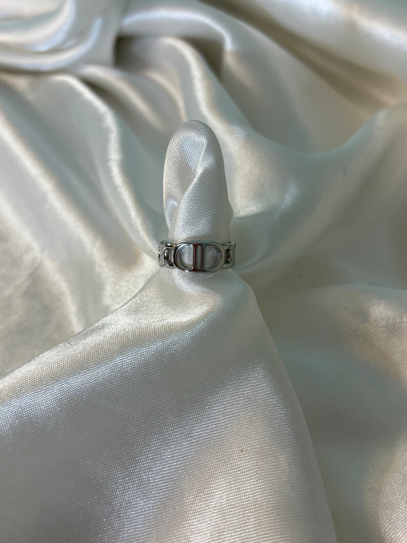 Silver Dinasty ring image 1