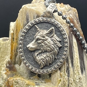 Silver Wolf Medallion Necklace, Wold Engraved Necklace for Men, Wild Animal Necklace, Wolf Jewelry Gift, Gothic Jewelry,Gift for Wild Lifers