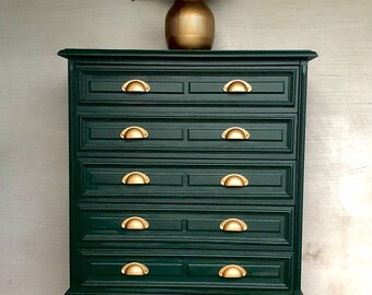 Groen dressoir met gouden accenten | Ladekast met laden | Ladekast hertgroen | Uniek | Uniek stuk