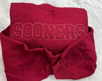College embroidered sweatshirt- Sooners