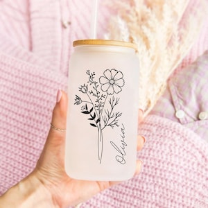 Personalized Birth Flower Libbey Glass, Customizable Name, Birth Flower, Bridesmaid Proposal, Gifts for Her, Party Favor, Coffee Cup Tumbler