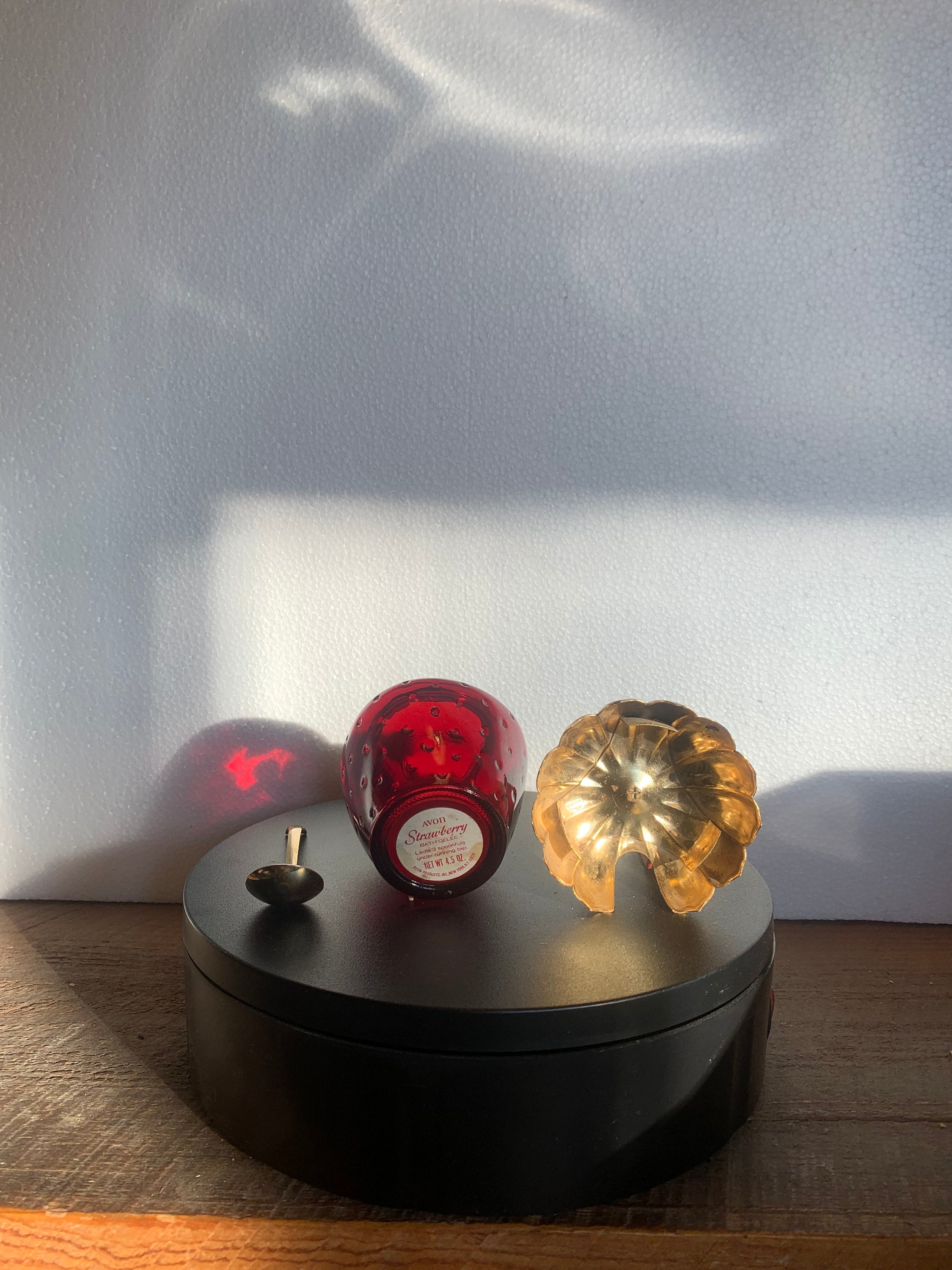 Avon Strawberry Gelee Bubble Bath Jar Pair 2 Strawberry Shaped Sugar Bowls 1 Spoon 2 Red Glass