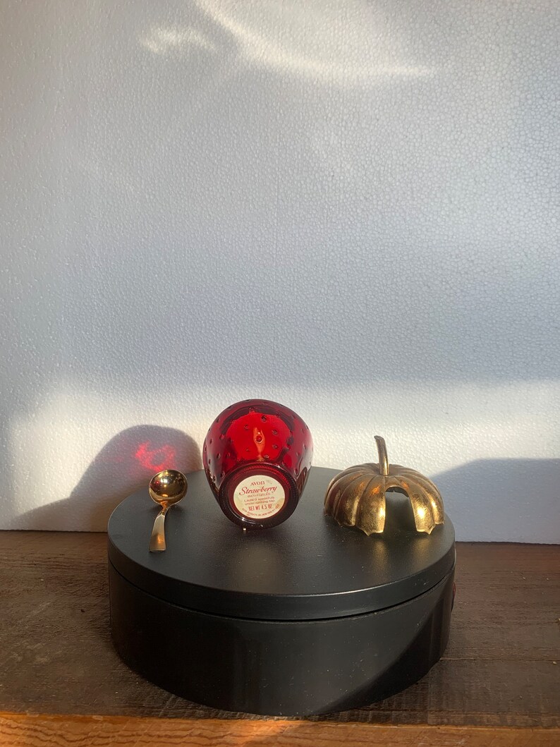 Avon Strawberry Gelee Bubble Bath Jar Pair 2 Strawberry Shaped Sugar Bowls 1 Spoon 2 Red Glass