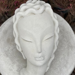 Cintres muraux de tête de béton féminin visage de femme en pierre statue de  buste de