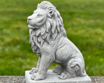 Sculpture de lion roi Statue de gardien de lion en pierre Décoration de porte d'entrée Figurine en béton extérieur Ornement de maison Décor d'art de jardin Lion africain