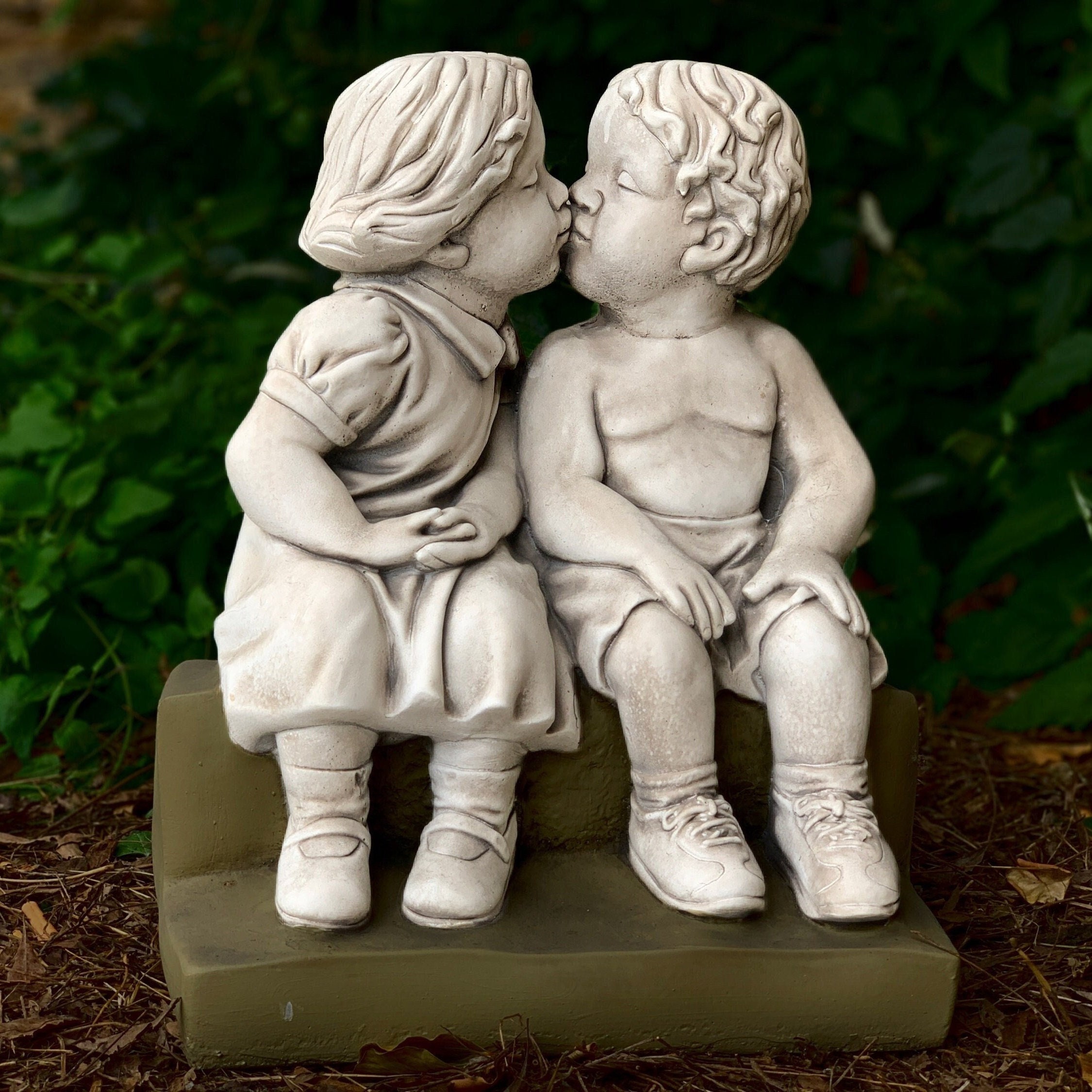 First Kiss Statue - Etsy