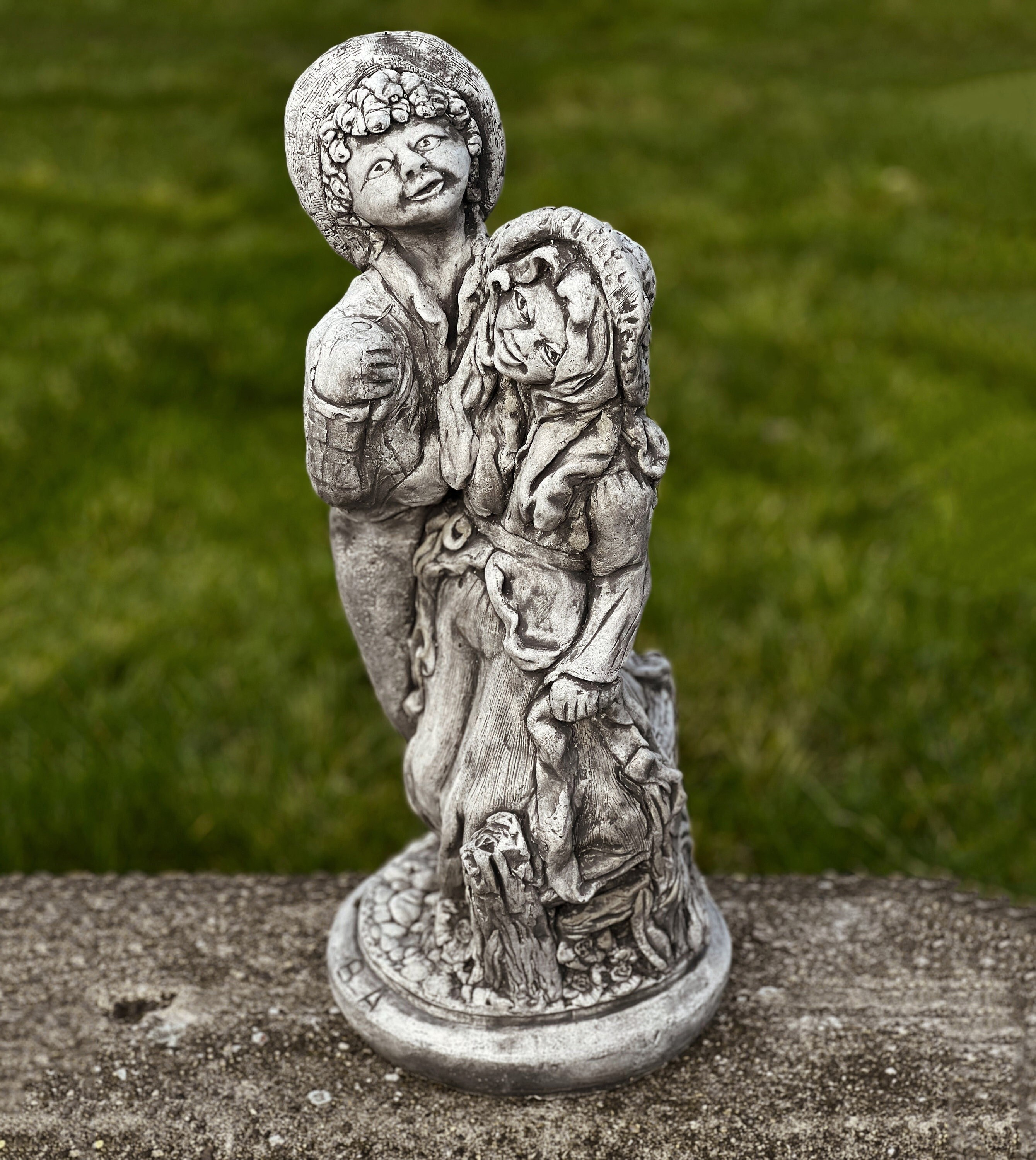 Boy and Girl Statue Concrete Children Sculpture Home and Garden Decoration Unique Yard Ornament