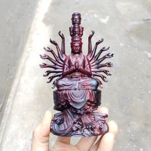 Guan Yin Statue mit tausend Händen und Augen (5,7 ”H), Quan Yin Statue aus Holz sitzend, Guan Yin Buddha, Feng Shui Statue, Buddha in kleiner Größe