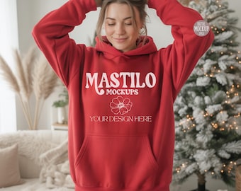 Rot Gildan 18500 Weihnachten Hoodie Mockup, Winter Urlaub Hoodie Mock, gemütliches Mockup, festliches g185 Boho Lifestyle Modell Mockup, roter Hoodie Mock