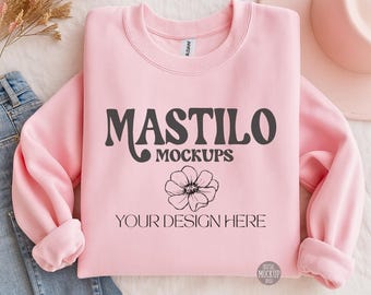 Maqueta de sudadera rosa claro Gildan 18000, maqueta de cuello redondo rosa claro doblado y plano, maqueta de suéter rosa de estilo sencillo G180 POD