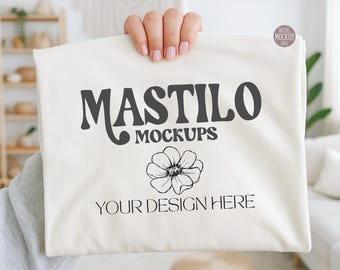 Mockup di maglietta Boho alla moda con mani e piedi Comfort Colors 1717 avorio / Mockup POD con estetica neutra / Maglietta piegata in piano / Stampa su richiesta