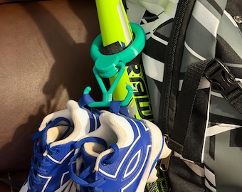 Cleat hook bag holder