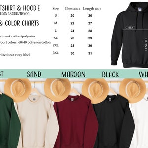 Puede incluir: Tabla de tallas para sudaderas y sudaderas con capucha Gildan 18000/18500. La tabla muestra las medidas de pecho y longitud en pulgadas para las tallas S, M, L, XL, 2XL y 3XL. La tabla tambi&eacute;n muestra cinco opciones de color diferentes: Bosque, Arena, Marr&oacute;n, Negro y Blanco.