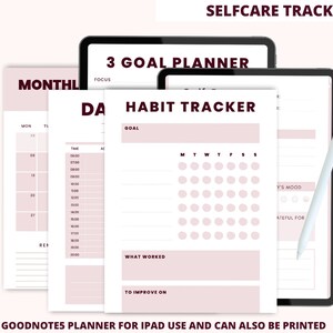 Könnte beinhalten: Digitaler Selbstpflegeplaner mit monatlichem, täglichem und Gewohnheitstracker-Layout. Der Planer hat ein zartrosa Farbschema und wird auf einem Tablet mit einem Stift angezeigt. Der Text enthält "Selfcare Tracker", "3 Goal Planner" und "Habit Tracker".