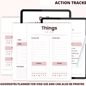 Könnte beinhalten: Digitale Planerseiten mit rosa und weißem Design. Die Seiten enthalten Abschnitte für tägliche Aufgaben, To-Do-Listen und einen Wochenkalender. Der Text "ACTION TRACKER" und "Things To Do" sind sichtbar. Ein Stift und ein Tablet sind ebenfalls im Bild.