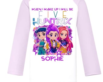 Pijama personalizado para la víspera del cumpleaños de Pop Demon cuando me despierto / Ropa de dormir personalizada para niños / Regalo para la víspera del cumpleaños de Hunters.