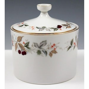 Vtg Wentworth Imperial Brewster Pattern #6501 Sugar Bowl w/Lid Berries Leaves