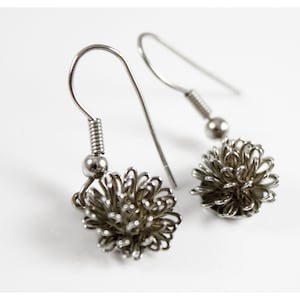 Silver-Tone Wire Flower Dandelion Pierced Ball Earrings 1/2&quot;