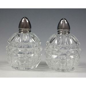Vintage IRice Pressed Glass Salt & Pepper Shaker Set Clear w/Silver-Tone Tops