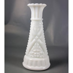 Vintage Anchor Hocking White Milk Glass Bud Vase Stars & Bars 5-7/8&quot;