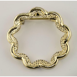 Spilla vintage Gerry&#39;s con ghirlanda aperta color oro, per sciarpa, da 1,25&quot;
