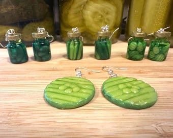 Handgefertigte Dillgurken-Ohrringe: Polymer Clay, Sterlingsilberhaken