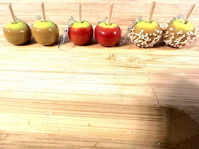 Oorbellen met gekonfijte appels – Handgemaakte sieraden van polymeerklei, 3 ontwerpen afbeelding 1