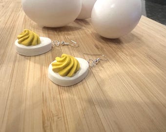 手作りポリマークレイのデビルドエッグイヤリング：ちょっと変わったフードジュエリー