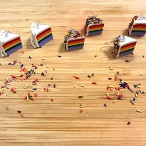 レインボーケーキイヤリング - バースデージュエリー - 楽しくて気まぐれなアクセサリー - スターリングシルバーフック 画像 5