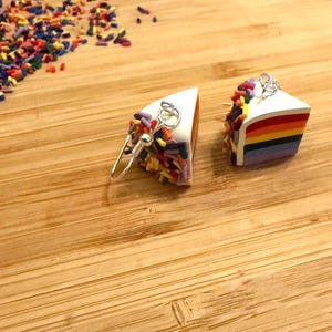 レインボーケーキイヤリング - バースデージュエリー - 楽しくて気まぐれなアクセサリー - スターリングシルバーフック Cake 2