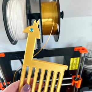 Emperor Llama Comb