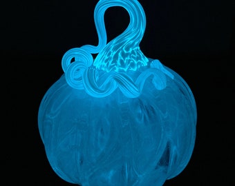 Spooky Swirl Glow Glas-Kürbis