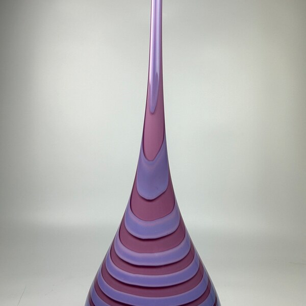 Teardrop spire vase in purple/pink